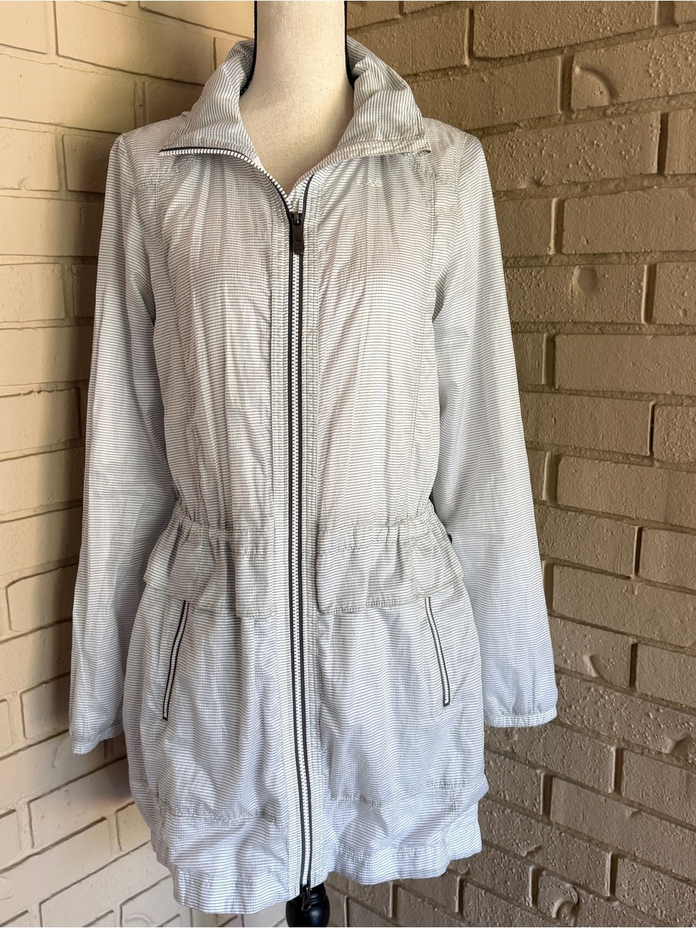 LOLE Striped women's Packable long rain jacket Windbreaker Hooded Lightweight M